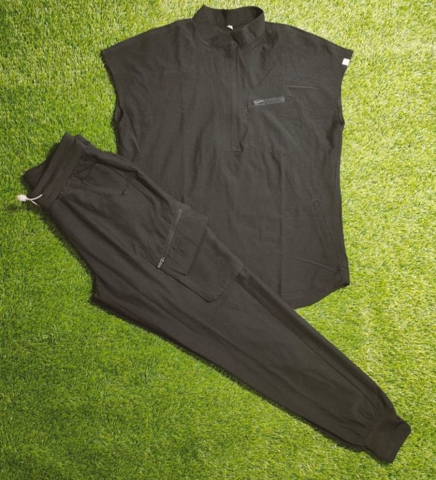 Women's Black Cargo Scrub Suit in Black — Premium FIONx stretch fabric private label scrubs